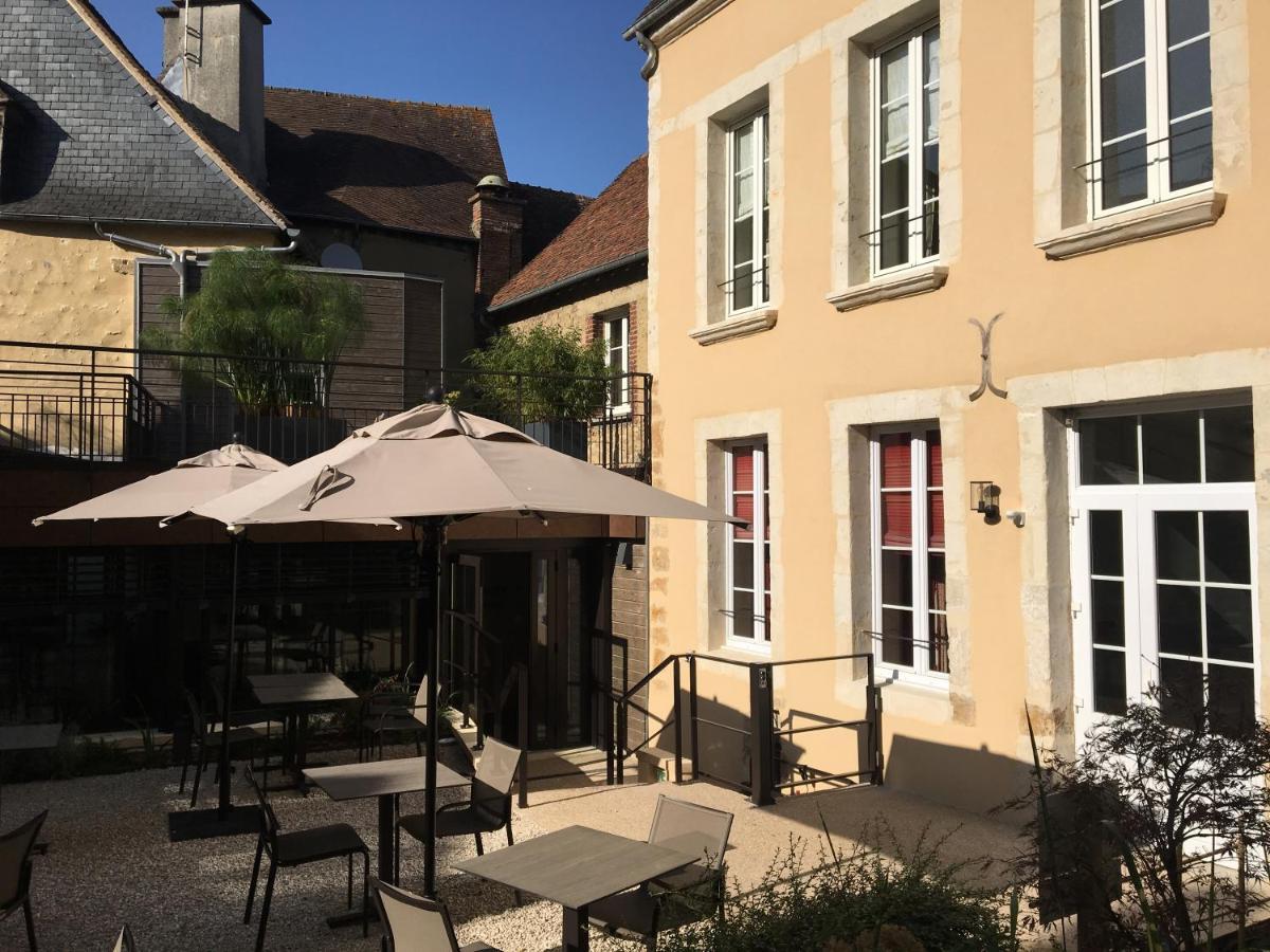 Logis - Hotel & Restaurant Du Tribunal Mortagne-au-Perche Kültér fotó