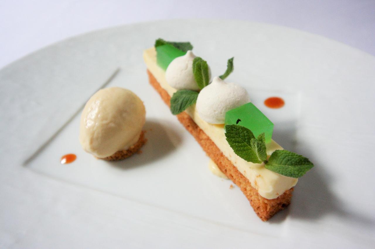 Logis - Hotel & Restaurant Du Tribunal Mortagne-au-Perche Kültér fotó