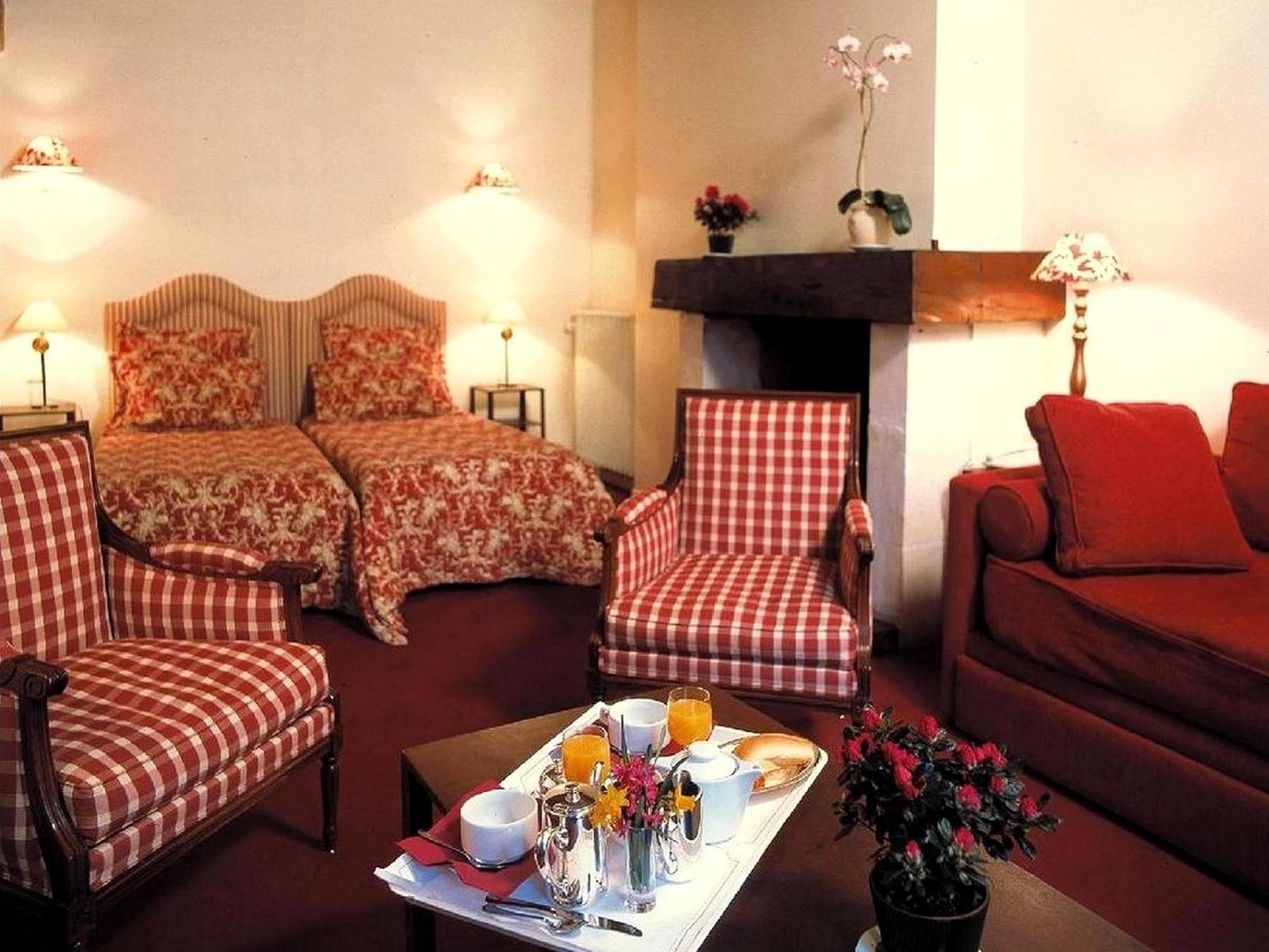 Logis - Hotel & Restaurant Du Tribunal Mortagne-au-Perche Kültér fotó