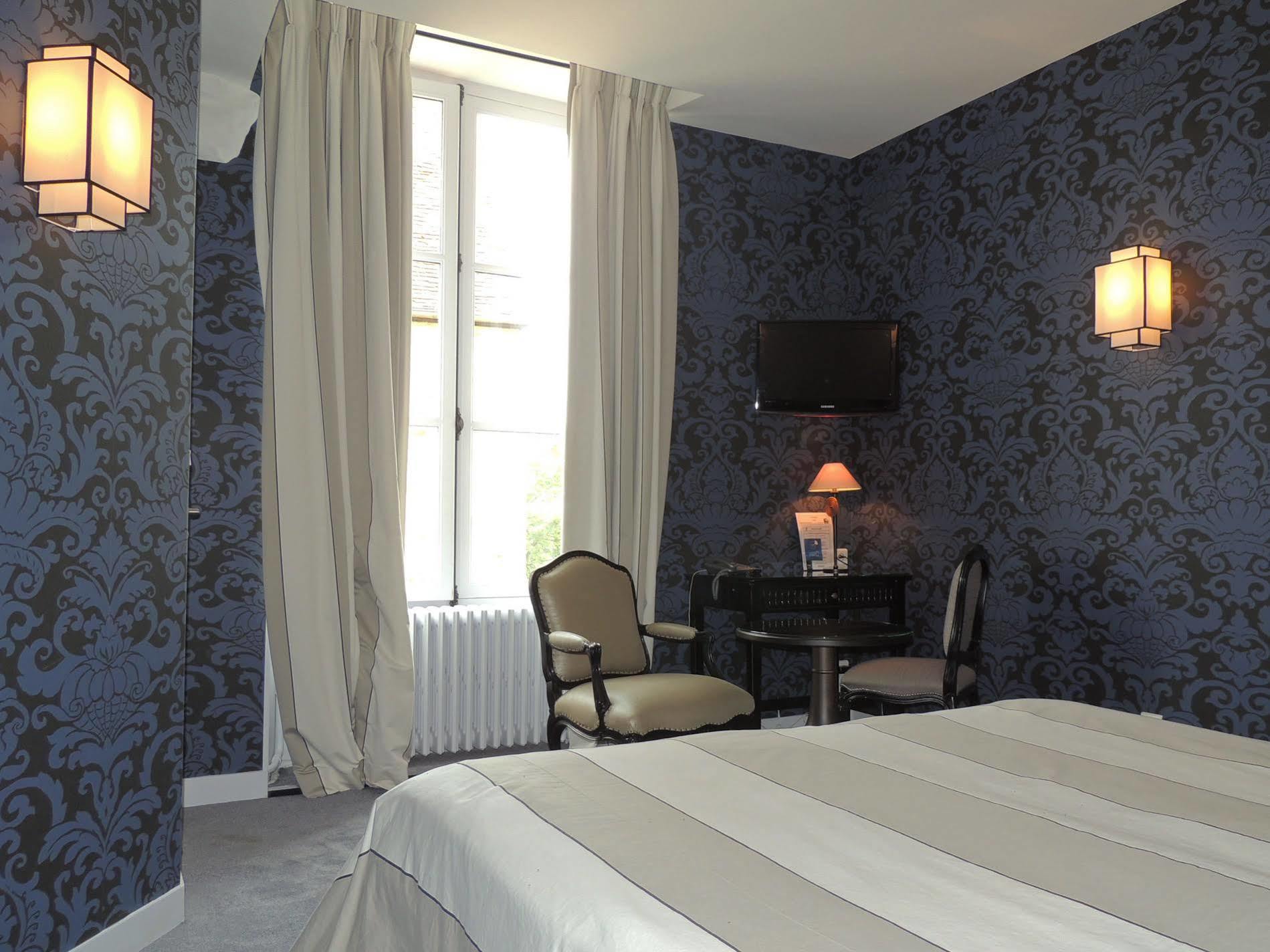 Logis - Hotel & Restaurant Du Tribunal Mortagne-au-Perche Kültér fotó